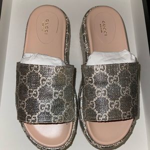Gucci GG Logo Platform Slides size 38 in Silver